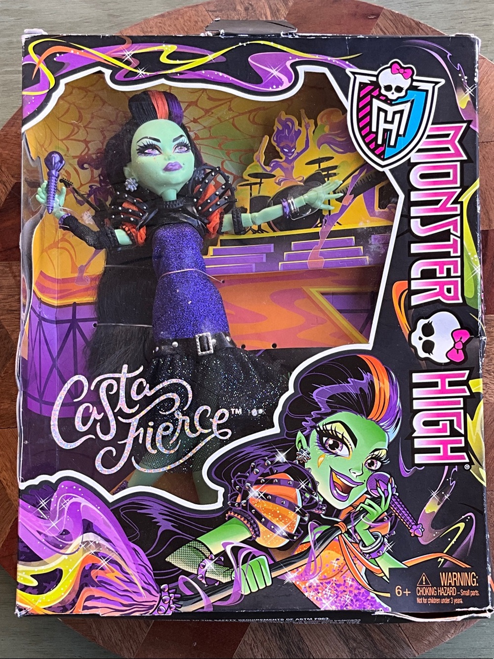 NIB 2014 Monster High Casta Fierce Doll Halloween Witch Mattel